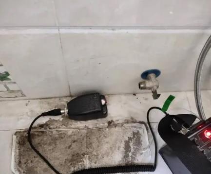 路北屋顶漏水维修公司分享下卫生间漏水的危害及解决方法